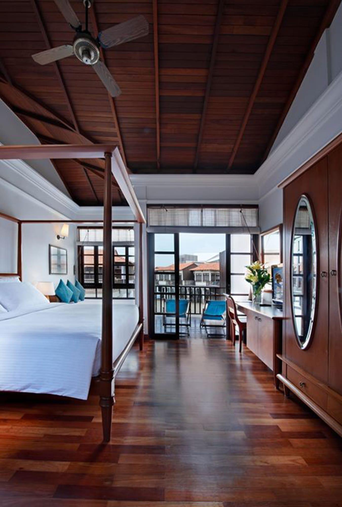 Отель Avillion Порт-Диксон Экстерьер фото A room at the hotel