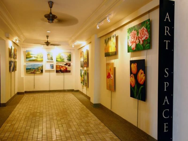 Отель Avillion Порт-Диксон Экстерьер фото The Art Space