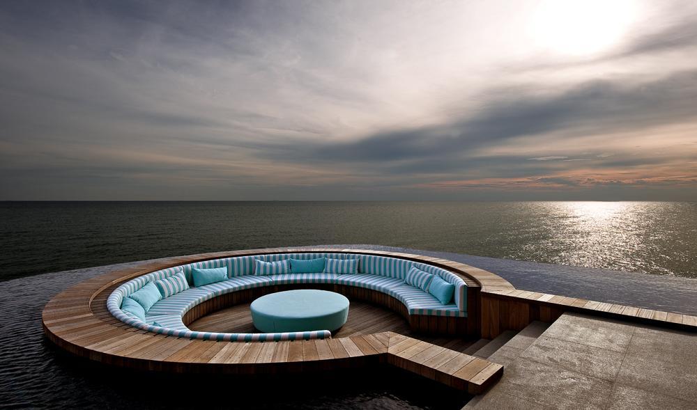 Отель Avillion Порт-Диксон Экстерьер фото The Sea Lounge